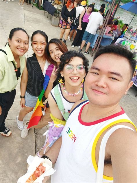 𝘿𝘼𝙉 𝙞𝙨 𝙍𝙀𝘼𝘿𝙔𝙏𝙊𝘽𝙀 On Twitter Pride With The Besties 🏳️‍🌈🌈 Tayoangkulayaan