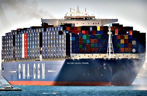 Idle Container Ship Capacity May Reach 15 Million Teu In December