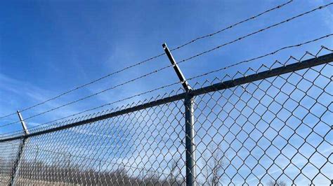 Chain Link Fence With Barbed Wire Best Security Fence Resource