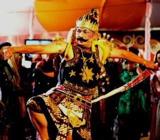 Dalam seni tari, salah satu contohnya yaitu tari glipang, tari tradisional probolinggo, jawa timur. Sebutkan Contoh Tari Tradisional Yang Termasuk Dalam Kategori Tari Tunggal - Aneka Seni dan Budaya