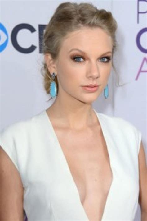 Does Taylor Swift Look Too Grown Up In This Picture Poll