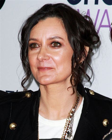 Sara Gilbert Picture 59 Peoples Choice Awards 2016 Press Room