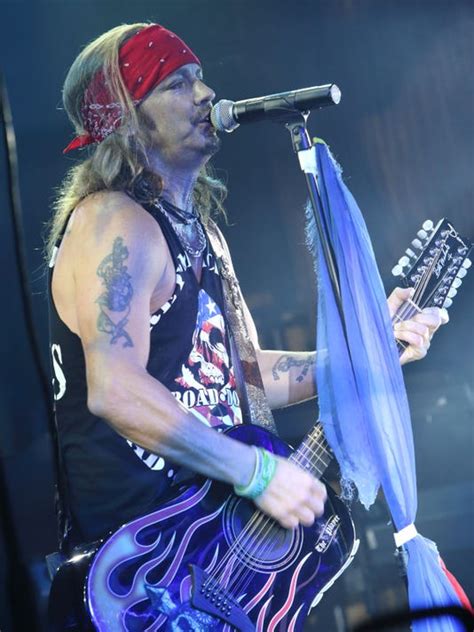 Bret Michaels Returns To The Stage After Surgery