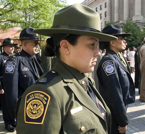 Fileus Customs And Border Protection Female Officer Wikimedia Commons