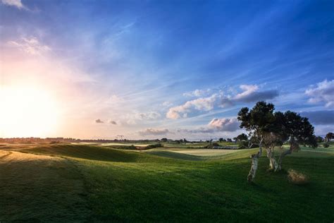 After a careful restoration, completed respecting the old shapes and the original building materials, the tower was converted into a 5 star deluxe resort in 1996. San Domenico Golf - Masseria San Domenico