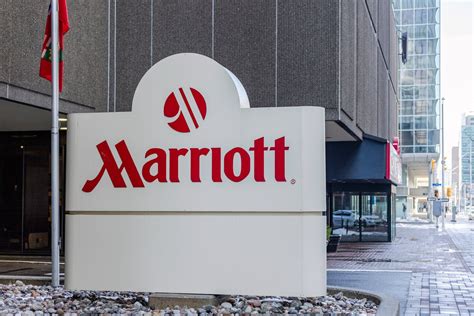 California Class Action Alleges Marriot Owes Banquet Servers Tips — Free Legal Advice