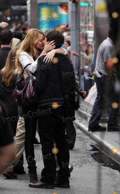 Photos And Pictures Actress Blake Lively Shoots A Kissing Scene With