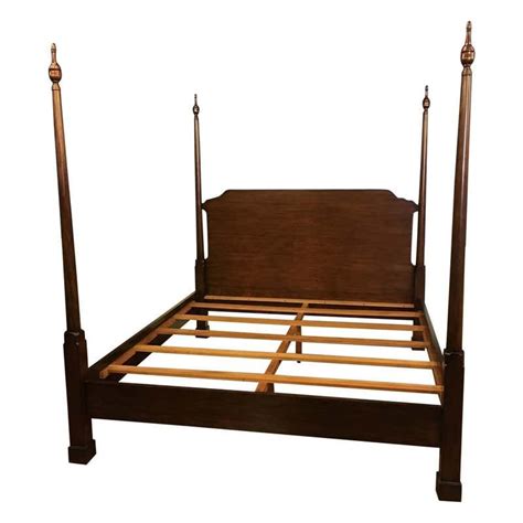 Part of our renfrew collection, this high end 4 poster bed brings style and romance to your bedroom. King Size Mahogany Pencil Post Bed by Leighton Hall ...