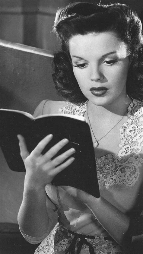 Judy Garland Great Photo Of Her Reading Judy Garland Hollywood