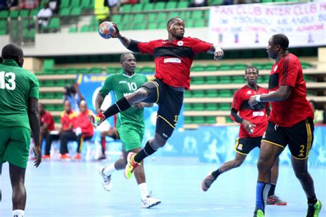 Cruzamento de alhassan e rochez a desviar de cabeça e a consumar a reviravolta madeirense na recta final do jogo! Andebol: Seleção de Angola realiza primeiro amigável em ...