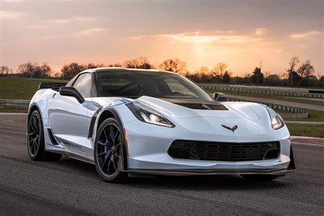 There Are Still Tons Of Unsold C7 Corvettes For Sale Carbuzz