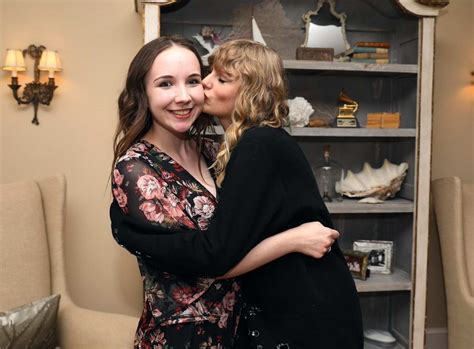 Secret Star Sessions Julia Ss Taylor Swift Hosts Reputation Secret