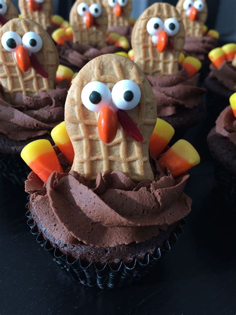 Thanksgiving cupcake can be decorated in many different ways. IMG_2511.jpg | Thanksgiving cupcakes, Kid holiday treats ...