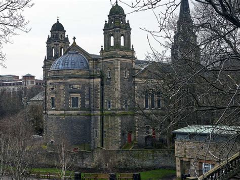 Historic Streets In Edinburgh Edinburgh Attractions Parliament