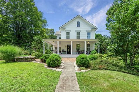 On The Market Farmhouse Blends Period Details With Modern Amenities