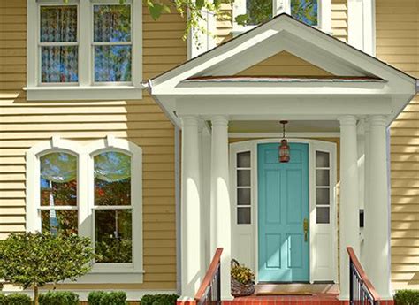 Which farmhouse paint colors look beautiful and. lowes ivory siding | Valspar Color in Action | Best ...