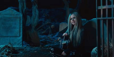 Avril Lavigne Mod Sun Drop Mv For Flames