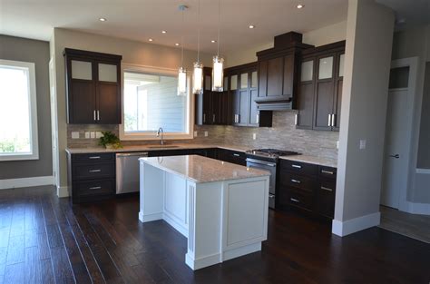 Simple Open Layout L Shaped Kitchen With Beautiful Flooring Summit