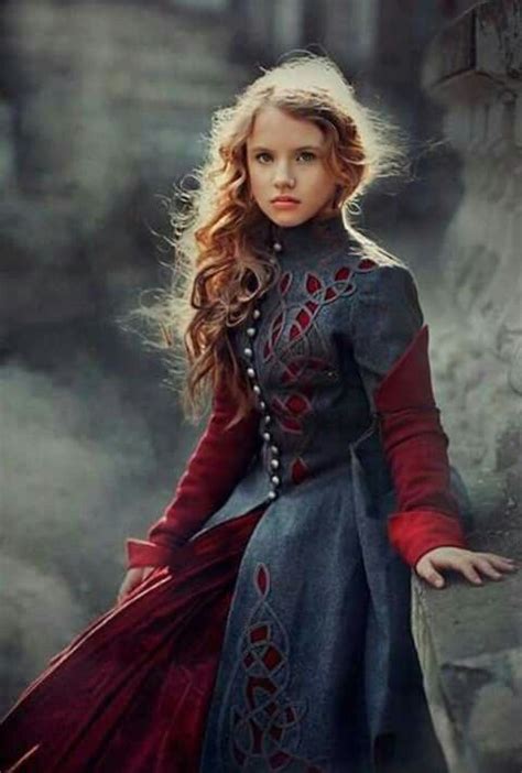 I Really Pinned This For The Dress Medieval Dress Medieval Clothing Medieval Girl