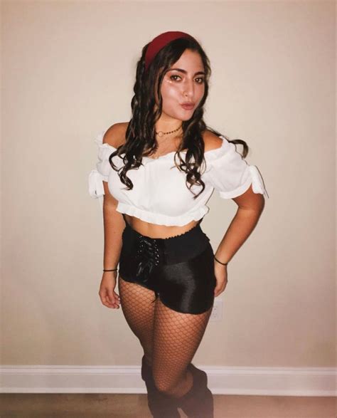 40 Trendy College Halloween Costumes That Are Perfect For Any Party Cute Halloween Costumes