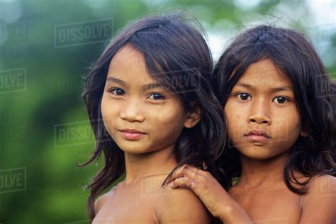 裸のカンボジアの女の子 WhitterOnline