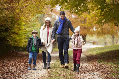 Caminar En Familia Os Hará Más Felices Etapa Infantil