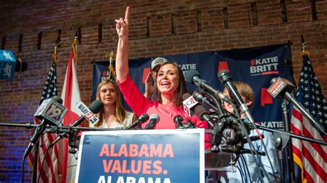 Katie Britt Beats Out Mo Brooks In Alabamas Senate Runoff