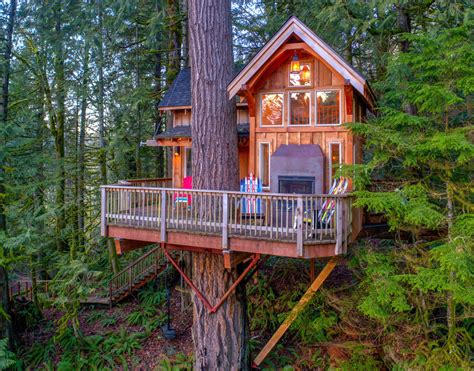 The Treehouse On This Washington State Home Is Probably Nicer Than Your Apartment