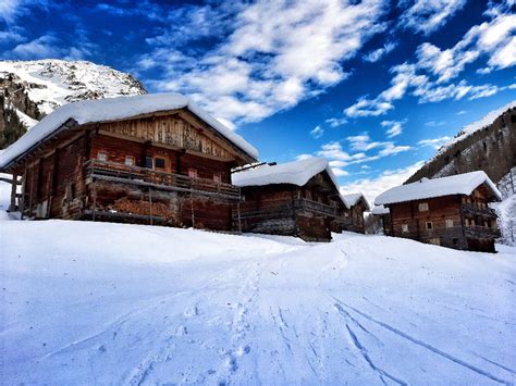 Hochberg 24, 9932 innervillgraten die almhütte bachlet befindet sich auf der oberstalleralm und sie ist mit 9 betten ausgestattet. Escursione invernale alle malghe di Unterstalleralm e ...