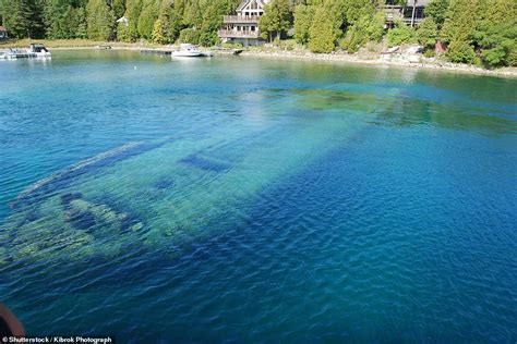 Haunting Pictures Show The Shipwrecks That Lie In The Great Lakes