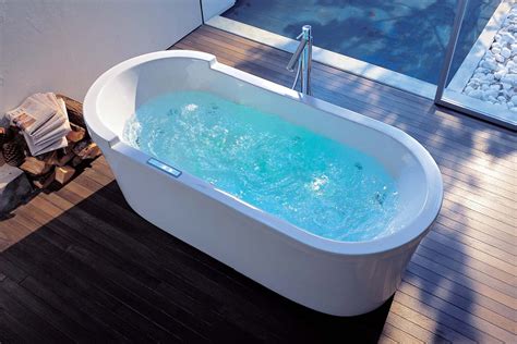 Available with a huge range of hydrotherapy solutions and the ability to customise your whirlpool bath or jacuzzi bath to suit your specific needs, our range of stunning baths and systems provides the bathtubs experience. QB FAQs: Whirlpool, Air Tub, or Soaker? - Abode