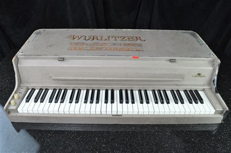 Wurlitzer 140b Electric Piano