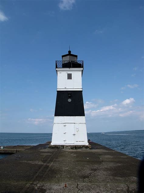 Us Part Of Great Lakes Pennsylvania Erie Harbor Pierhead Lighthouse