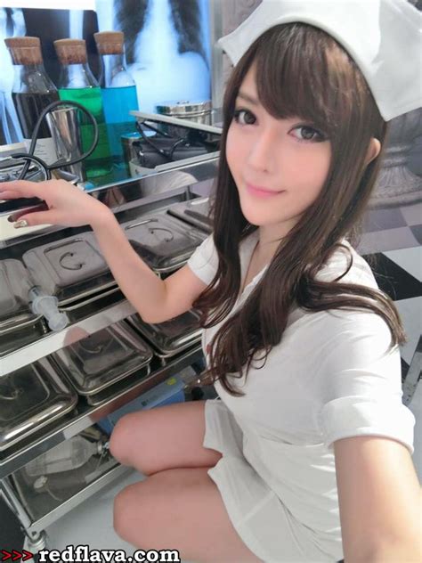 Gorgeous Chinese Beauty Queen Zhao Yan Huan Nurse Costume Yan