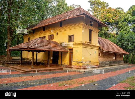 Traditional Kerala Roof Hi Res Stock Photography And Images Alamy