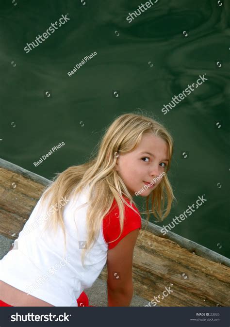 부두에 있는 어린 십대 소녀 스톡 사진 23935 shutterstock