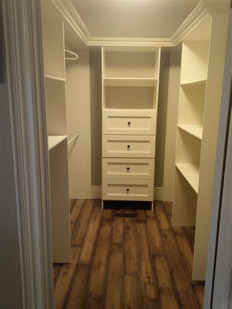 12 Bedroom Small Walk In Closet 2023 DHOMISH