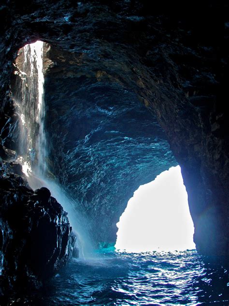 Waterfall Cave Kauai Usa Amazing Places