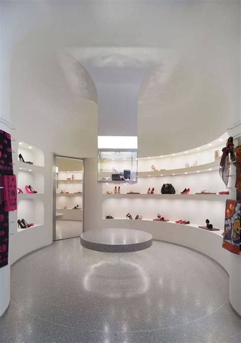 Alexander Mcqueen Flagship Store By Pentagram Los Angeles Store Design