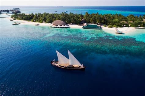 Insolite Dîner Sous Marin Dans Les Eaux Turquoises Aux Maldives