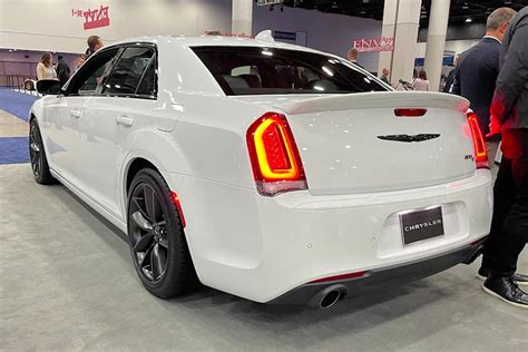 2023 Chrysler 300c Looks Like A Classy Send Off Carbuzz