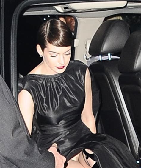Anne Hathaway Flashes Vagina Most Embarrassing Celeb Moments