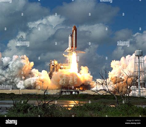 Sts 26 Space Shuttle Discovery Starten 1988 Stockfotografie Alamy