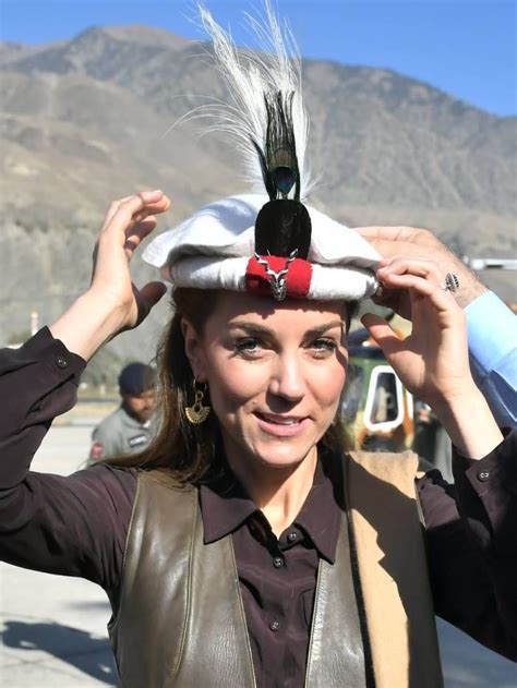 Every Outfit From Kate Middletons Pakistan Royal Tour Who What Wear