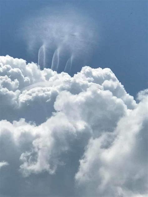 Strange Cloud Formation Over Ashville Alabama 3 Aliens Dancing Over