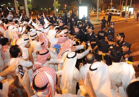 Der Arabische Frühling Erreicht Das Emirat Tageswoche