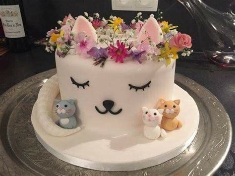 Here is the beautiful cat birthday cake image which is placed on the top of the round cake. Pin by Linda Bleser on Kitty cat party | Birthday cake for ...