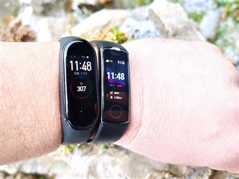 The honor band 5 is making its local debut this coming weekend and this is a direct competitor to the xiaomi mi band 4. Huawei Honor Band 5 teszt - a Xiaomi Mi Band 4 méltó ...