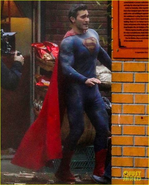 Tyler Hoechlin Looks Super Buff In New Super Suit On Superman And Lois Set Photo 1303607