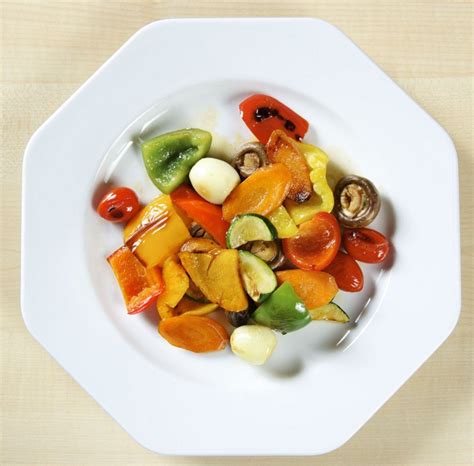 * salata me kotopoulo 10,90 € cold chicken salad with seasonal crisp salads, feta, walnuts, bell peppers, cherry tomatoes and onions * gavros fava me 12,30 € golden brown fried anchovies with faval lentil mashed potatoes and caramelized balsamic onions * bouti kotopoulo me damaskina 15,90 € organic chicken legs with. Speisekarte - Zur Gartenlaube - griechisch essen in München